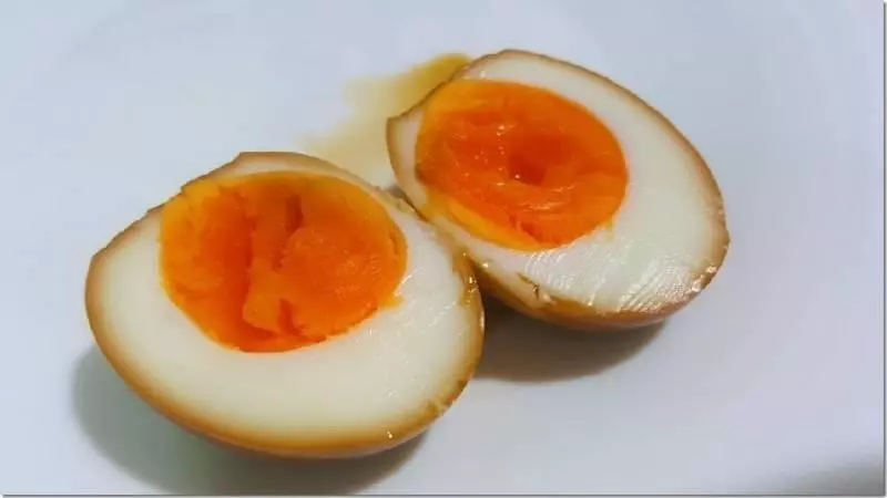 原來煎蛋時要加這樣東西,難怪飯店做的又香又滑!