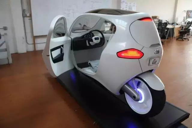 這種摩托車一旦開賣,誰還會去買汽車啊!「2輪比4輪還強」簡直帥呆了