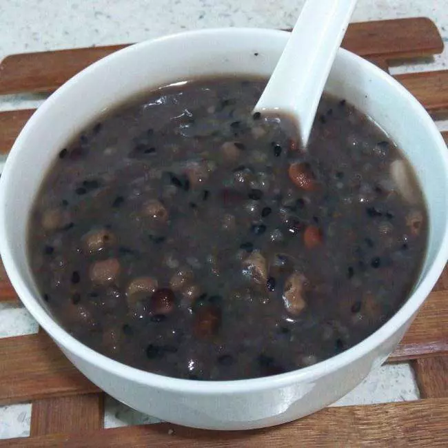 黑豆才是低調的「養生高手」!這種吃法,功效翻倍!