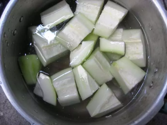 原來椰子水與青木瓜茶這麼強,治尿酸、痛風與胃痛都這麼有效!