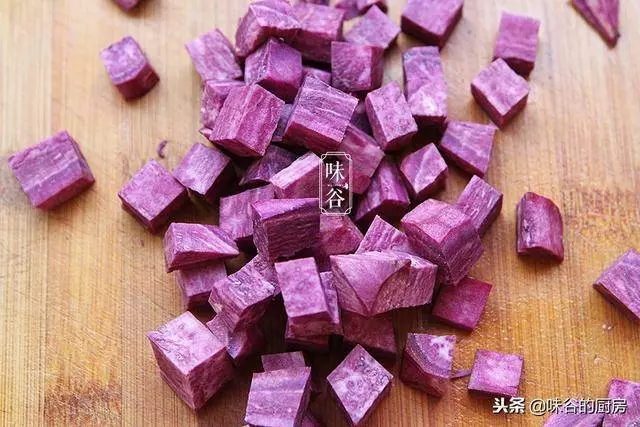 6種養生食材熬成這粥,香滑濃稠,滋補又暖身,最適合冬天食用