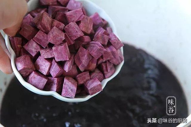 6種養生食材熬成這粥,香滑濃稠,滋補又暖身,最適合冬天食用