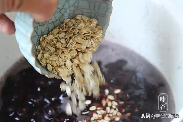 6種養生食材熬成這粥,香滑濃稠,滋補又暖身,最適合冬天食用