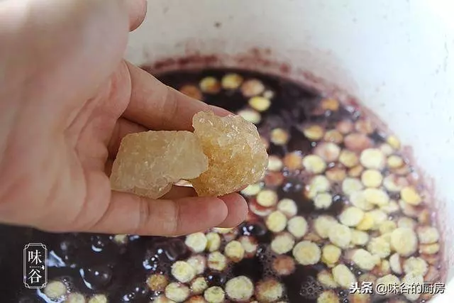 6種養生食材熬成這粥,香滑濃稠,滋補又暖身,最適合冬天食用