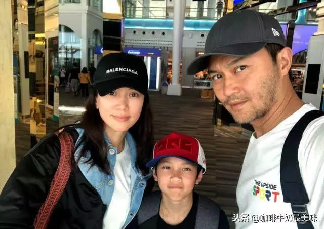 袁詠儀首曝兒子正面照,明亮大眼更像媽媽,名字「魔童」另有深意