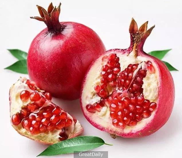 「石榴煮水喝」能溶解各類結石:可排腎結石、膀胱結石、膽結 ~