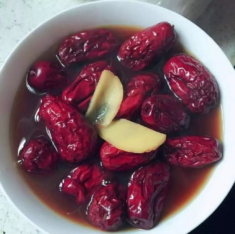 生薑和紅棗放在一起,沒想到作用這麼厲害,學會了受用一生