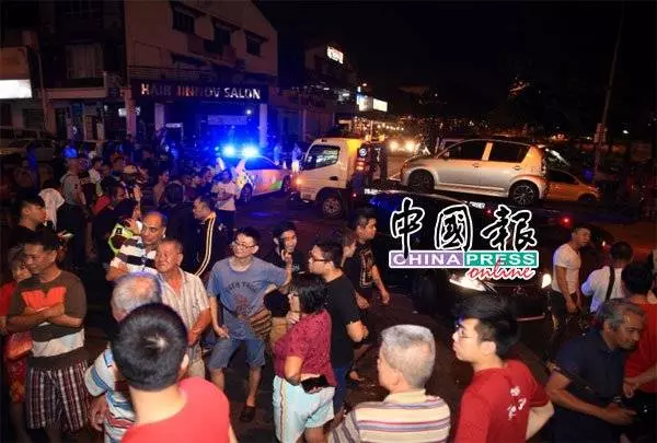 路旁用餐飛來橫禍.貨卡撞人群1死多傷