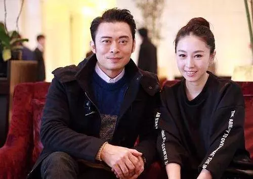 樊少皇嬌妻曬女兒正面照,網友大呼:像芭比娃娃