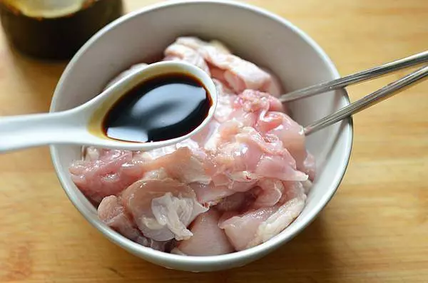 這樣做的燜飯,煮一大鍋都不夠吃!絕對是一勺接一勺好吃到停不了口!
