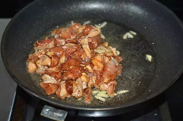 這樣做的燜飯,煮一大鍋都不夠吃!絕對是一勺接一勺好吃到停不了口!
