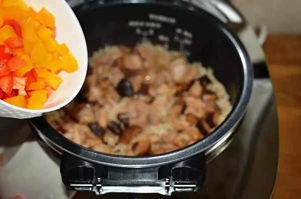 這樣做的燜飯,煮一大鍋都不夠吃!絕對是一勺接一勺好吃到停不了口!