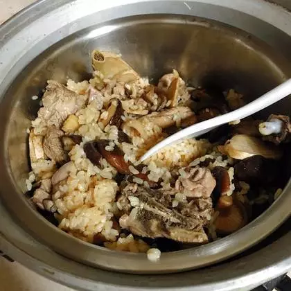 看一遍就能學會的麻油香菇雞飯,阿嬤用了50年的老方子,越吃越香!