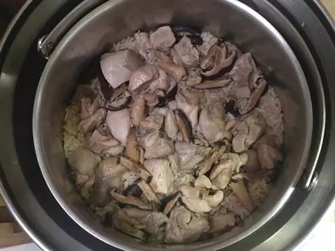看一遍就能學會的麻油香菇雞飯,阿嬤用了50年的老方子,越吃越香!