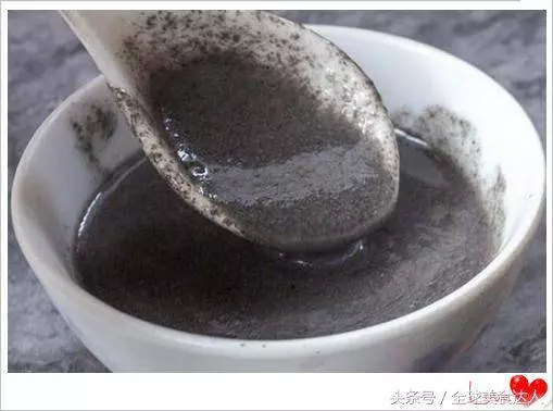 自己做的黑芝麻糊,營養又美味,順滑無比!