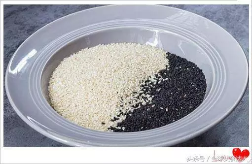 自己做的黑芝麻糊,營養又美味,順滑無比!