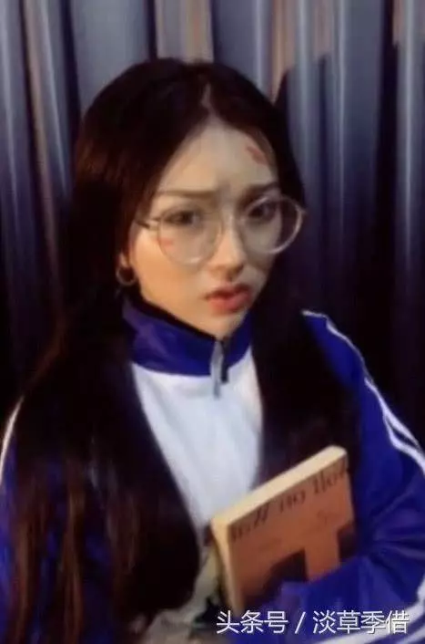 化妝術有多神奇?當小姐姐拿掉眼鏡的一瞬間,網友:小仙女太美了!