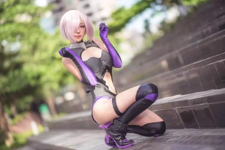 吸晴美少女Coser!圍起人牆超猛…神還原《Mash Kyrielight》超深溝 立刻爆紅 !