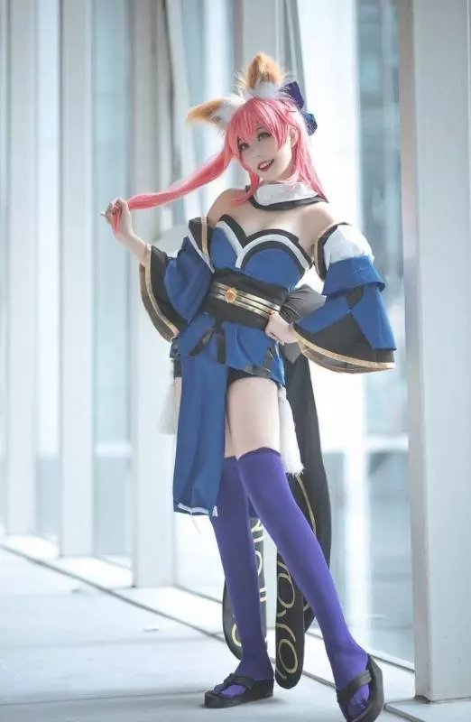吸晴美少女Coser!圍起人牆超猛…神還原《Mash Kyrielight》超深溝 立刻爆紅 !