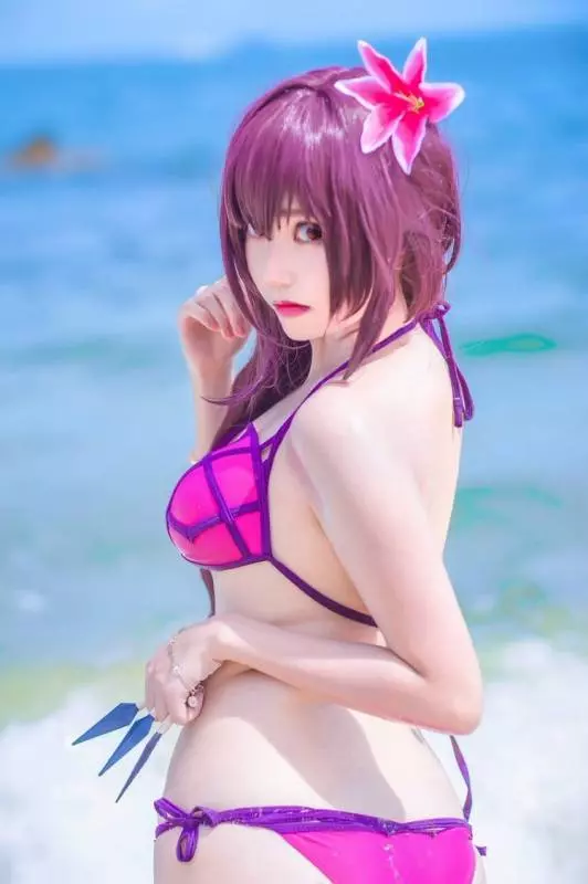 吸晴美少女Coser!圍起人牆超猛…神還原《Mash Kyrielight》超深溝 立刻爆紅 !