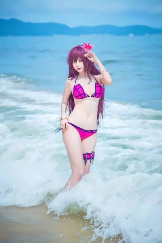 吸晴美少女Coser!圍起人牆超猛…神還原《Mash Kyrielight》超深溝 立刻爆紅 !