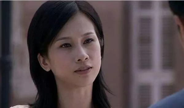 美貌不輸一線女星,卻因拒與成龍傳緋聞而不紅,曾經女神現在沉寂