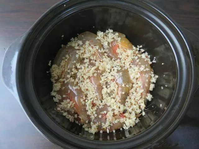 1分鐘學會沙薑鹽焗蝦,不用滴油,不用一滴水,用鹽埋鍋裡,鹹香入味,下酒又下飯!