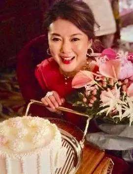 暗戀黎明與方中信同居3年,美針去掉半條命,如今49歲美過李嘉欣