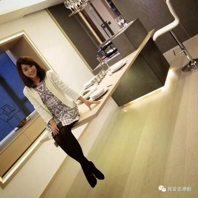 她曾演《溏心風暴》少年鍾嘉欣，沒想到10年後如今變「美女主播」！顏值堪比港姐