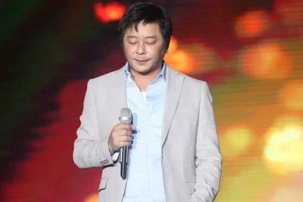 從劉嘉玲到李連杰,王傑到藍潔瑛,成龍坦言:知道真相但不說!