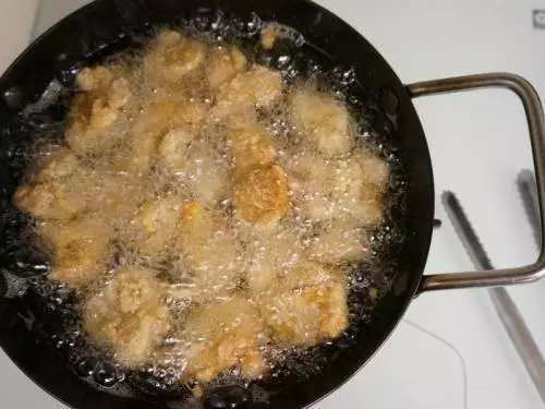 阿基師秘制臺式鹹酥雞,香酥的口感,一點都不油膩!!