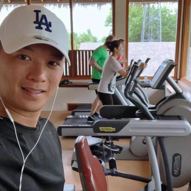 被老公寵上天,胡杏兒馬爾地夫慶生,入住34萬元一晚的海底別墅