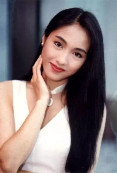 47歲黎姿一家近照,被殘疾丈夫獨寵15年,如今活成了這般模樣!