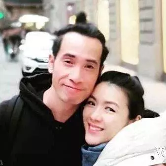 陳豪夫妻生子生上癮,第四胎來了,陳茵薇被拍到又大肚了,難怪拒絕古天樂高片酬內地發展…