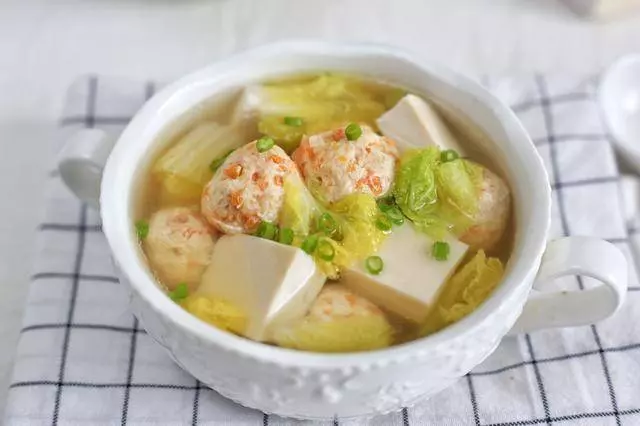 秋冬滋補離不開湯水,這6道湯鮮美好喝,滋陰潤燥,常喝體質強