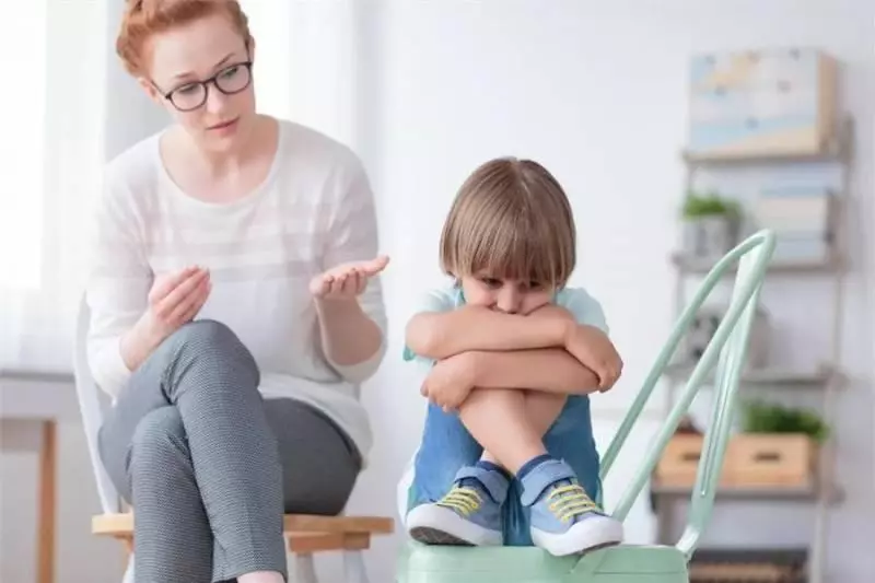 孩子哭鬧,不揍他就停不下來?別傻了,比「揍」更有效的辦法是這4種方式!
