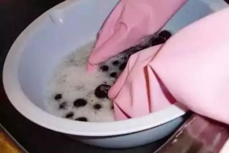 只用水洗不幹淨的,葡萄應該用它清洗