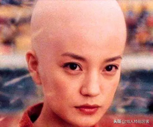 女星剃光頭:趙麗穎萌萌噠,楊冪秒變外星人,看到迪麗熱巴笑噴!