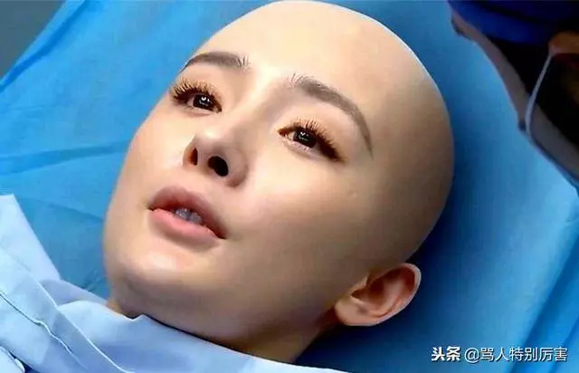 女星剃光頭:趙麗穎萌萌噠,楊冪秒變外星人,看到迪麗熱巴笑噴!