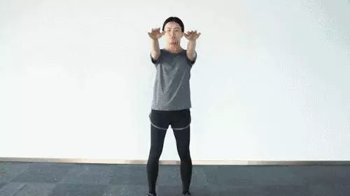每天這樣甩手三分鐘,上身經絡全疏通,排毒減脂強心臟,肩背一天比一天輕鬆