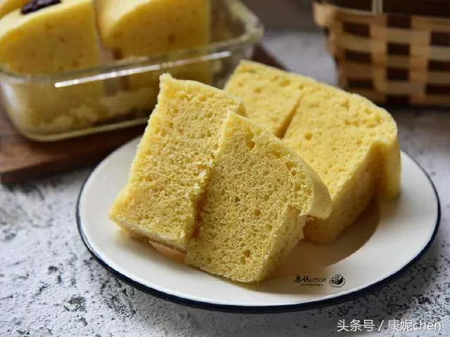 這發糕有蛋糕的香味和口感,做法更簡單,柔軟有彈性,好吃不上火