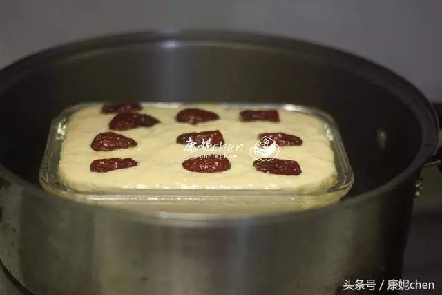 這發糕有蛋糕的香味和口感,做法更簡單,柔軟有彈性,好吃不上火
