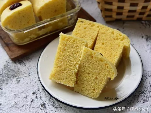 這發糕有蛋糕的香味和口感,做法更簡單,柔軟有彈性,好吃不上火