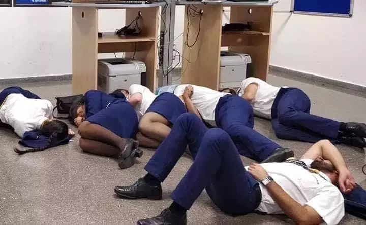 3機師和3空姐一起做這種事... 照片流出公司大怒「直接開除」!監視器曝光:這不單純