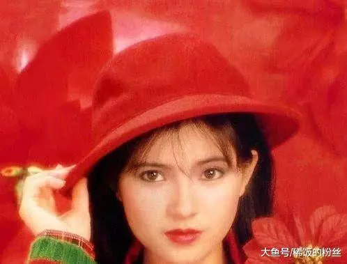 曾寶儀在節目主動替父回應「藍潔瑛事件」,果然虎父無犬女