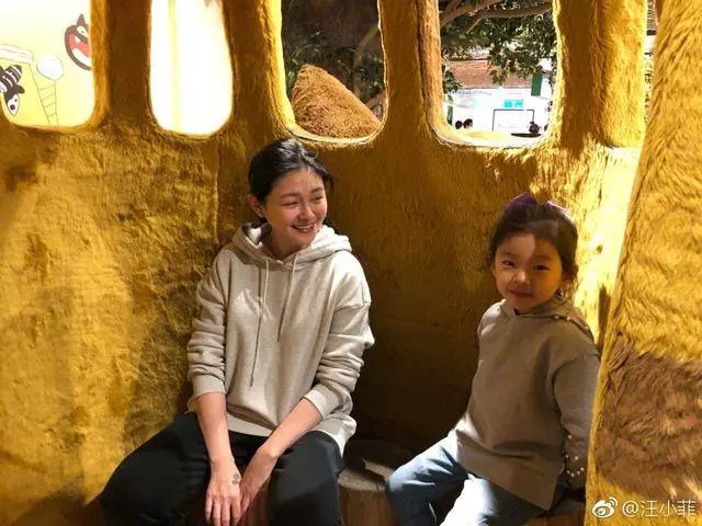 大S和4歲女兒五官「100%神複製」! 網友:像姐妹