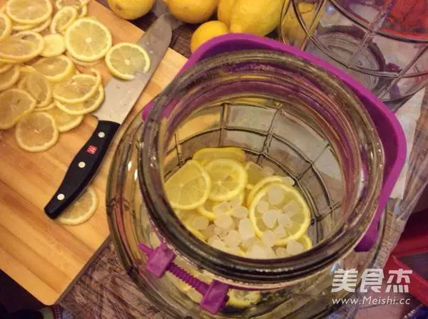教你自製檸檬酵素,女人喝點好處多