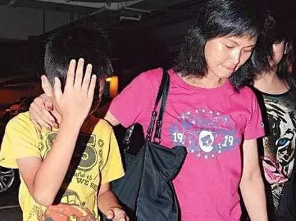 樊少皇嬌妻曬女兒正面照,網友大呼:像芭比娃娃