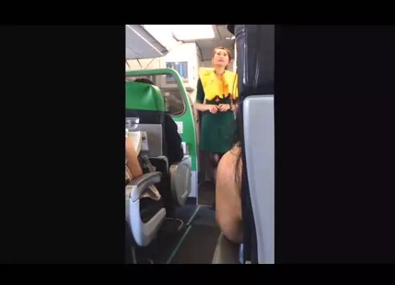 超美空姐,在飛機上既然有【這種服務】!!好沒有形象!!!