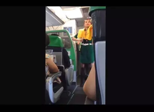 超美空姐,在飛機上既然有【這種服務】!!好沒有形象!!!